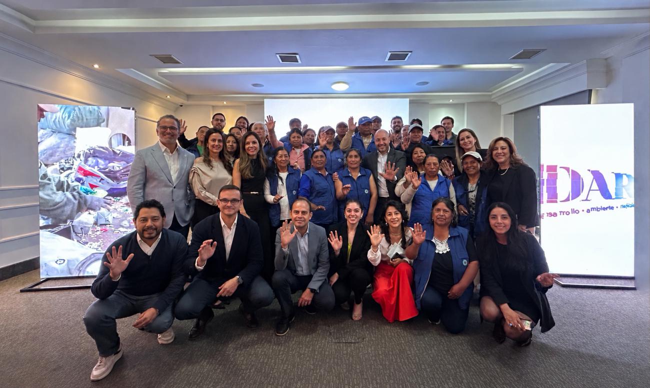 Más de 700 recicladores se benefician de programa DAR en Ecuador