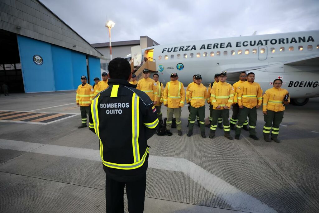 Ecuador envía equipo de rescatistas a Venezuela tras terremotos