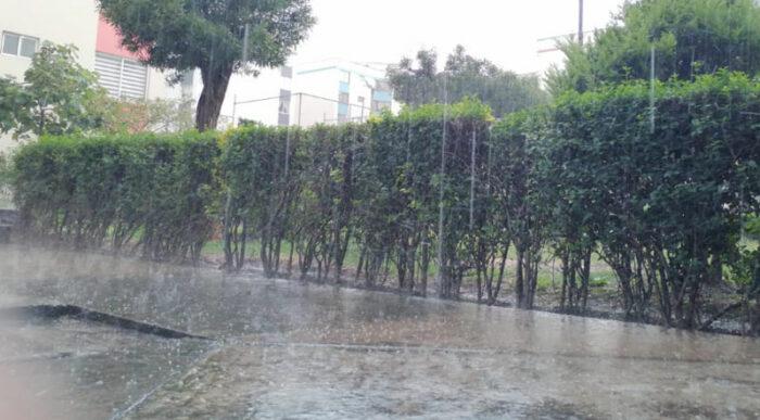 Quito registra fuertes tormentas y granizo en varios sectores