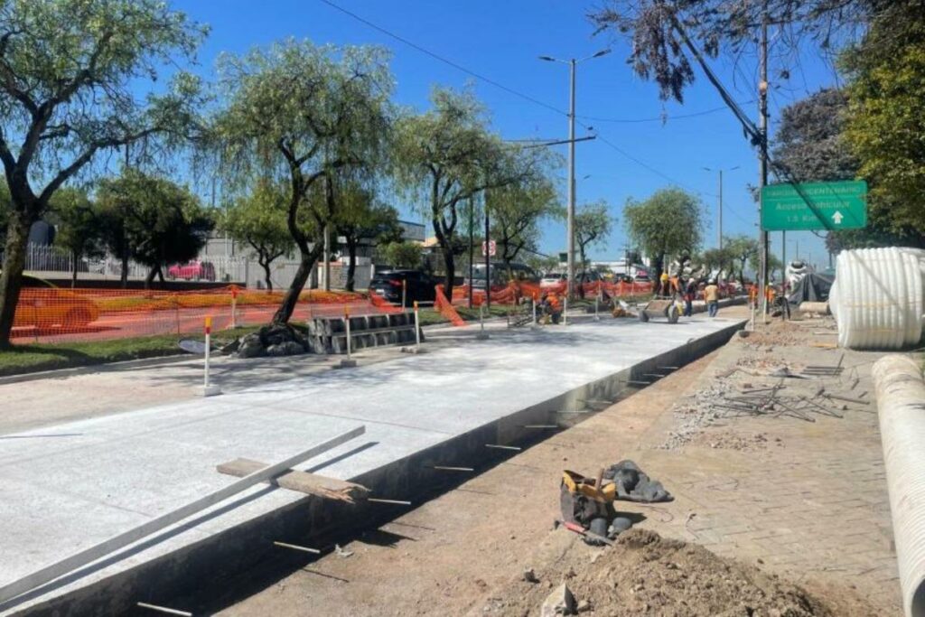 obras av. Galo Plaza Lasso