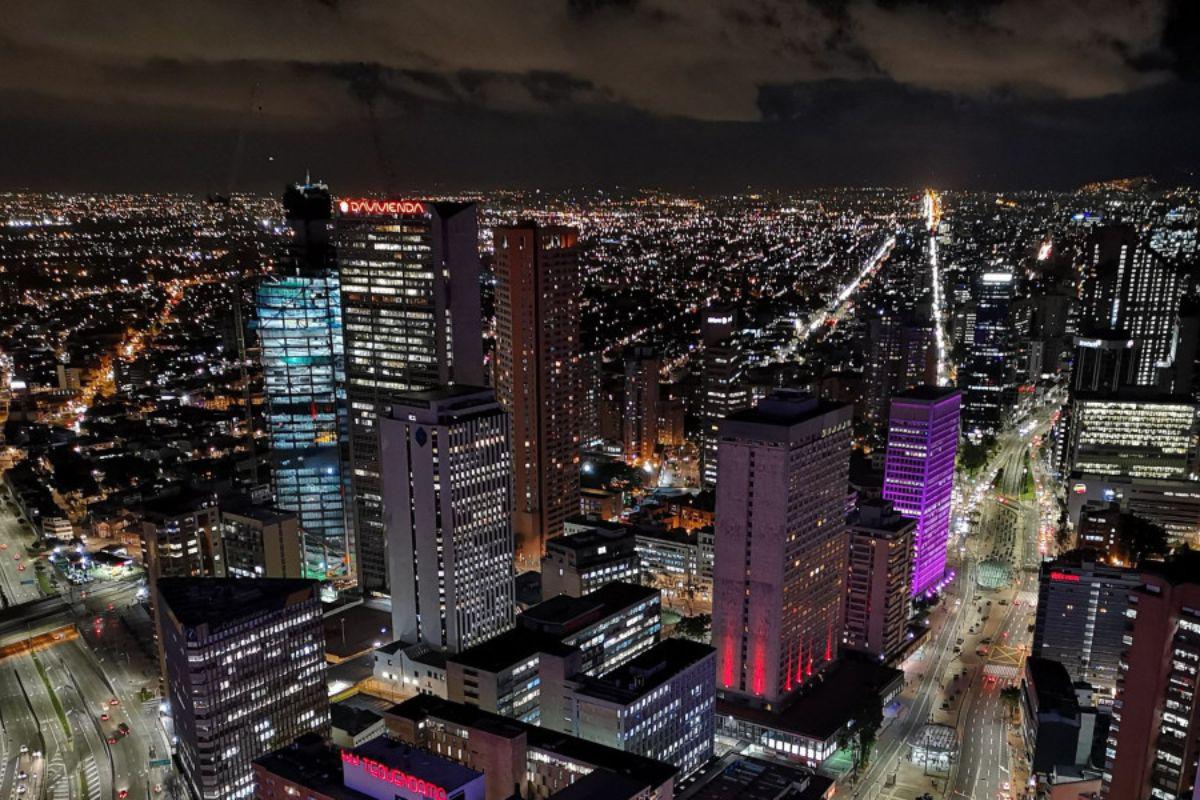 Bogotá y Santiago de Chile buscan proteger comercios nocturnos, ¿qué debe aprender Quito?