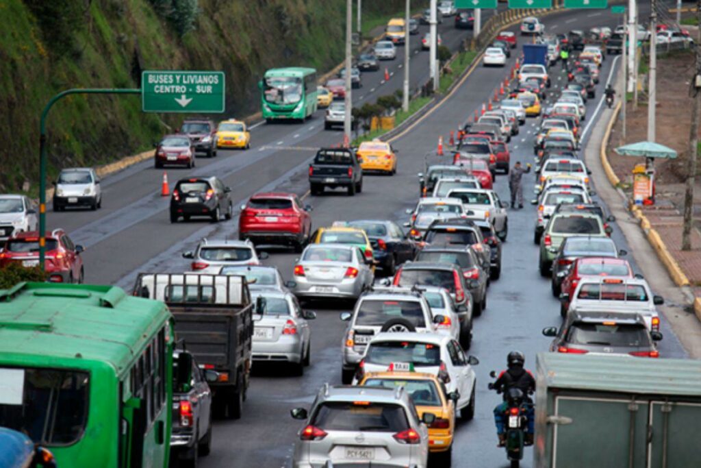 El Pico y placa está vigente en Quito la mañana de este martes.