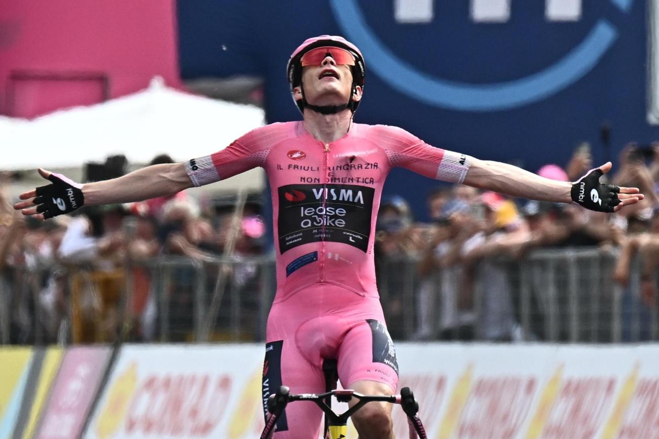 Vingegaard hace historia en el Giro de Italia y Ecuador destaca