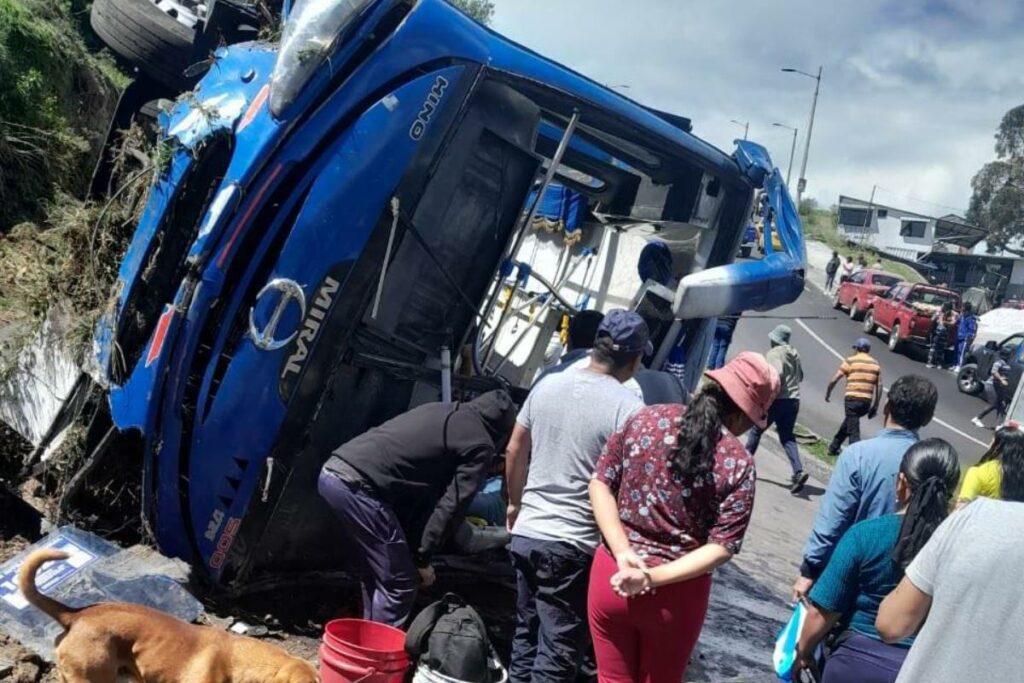 Municipio de Quito toma medidas contra operadora y bus tras siniestro en Caupicho.