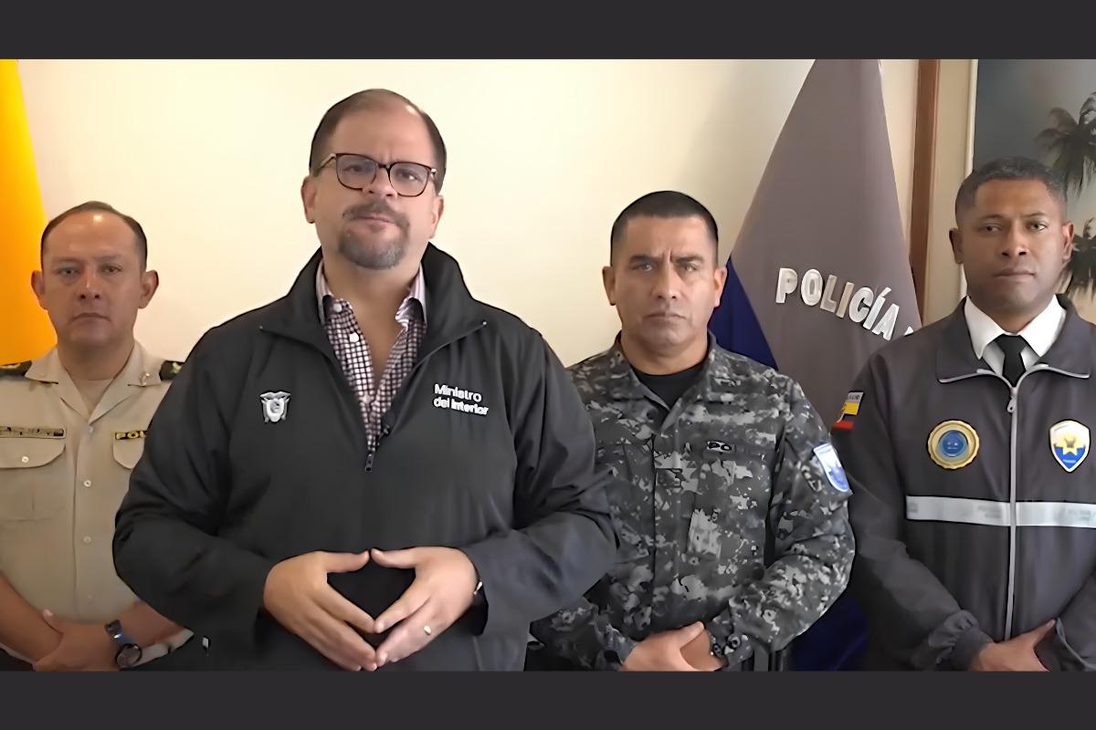 Gobierno rechaza condena de 17 años a dos policías en Quito