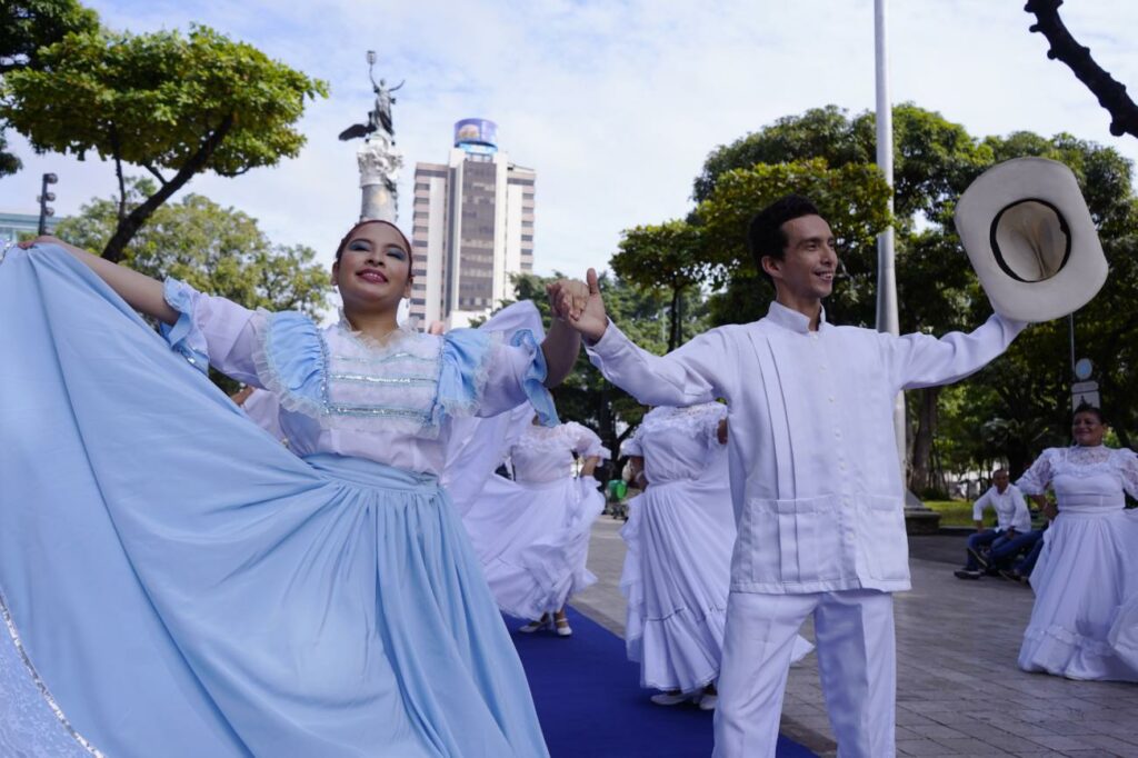 Pregón cívico de Guayaquil dará inicio a sus fiestas fundaciones.