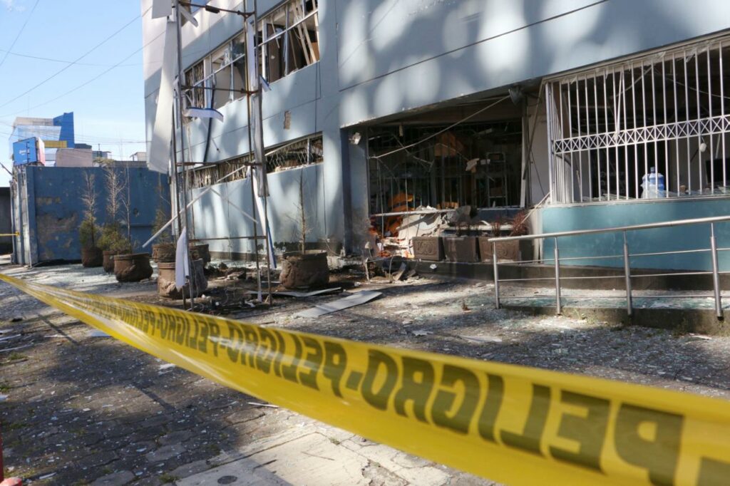 Ataque con explosivos en edificio de Arcom