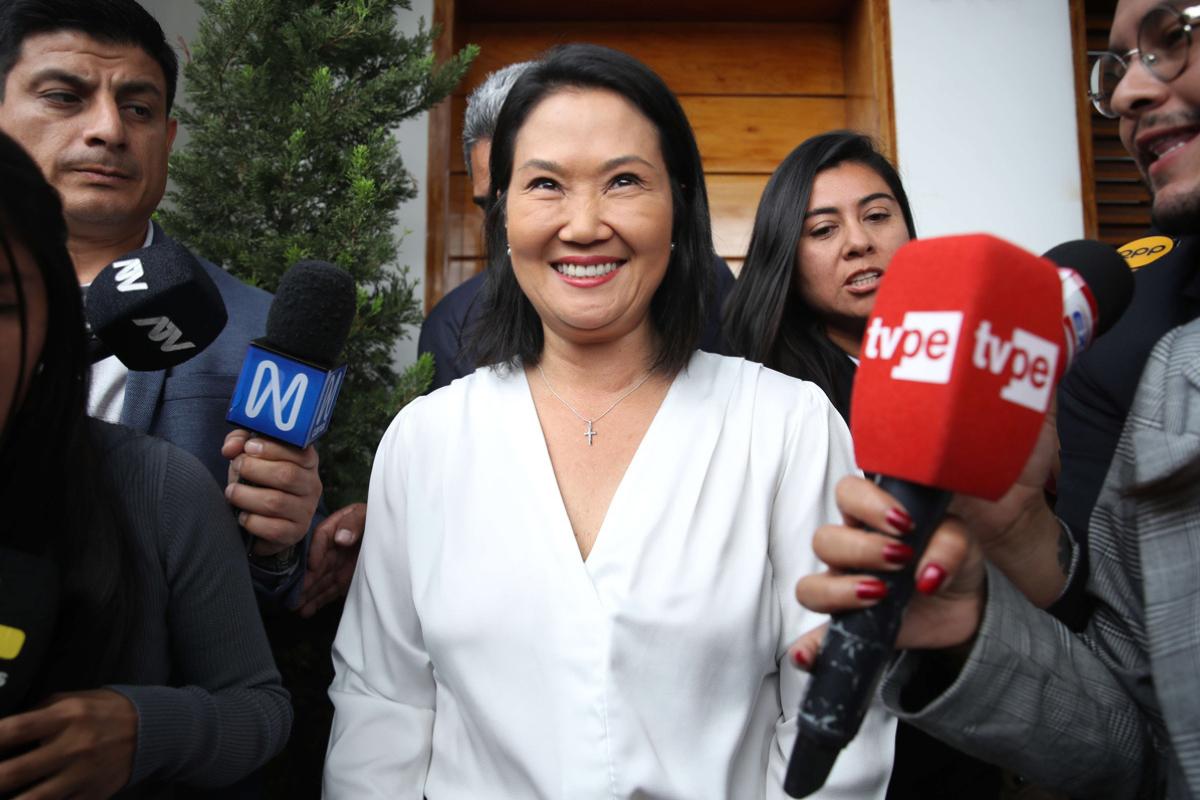 Keiko Fujimori recupera ventaja sobre Roberto Sánc