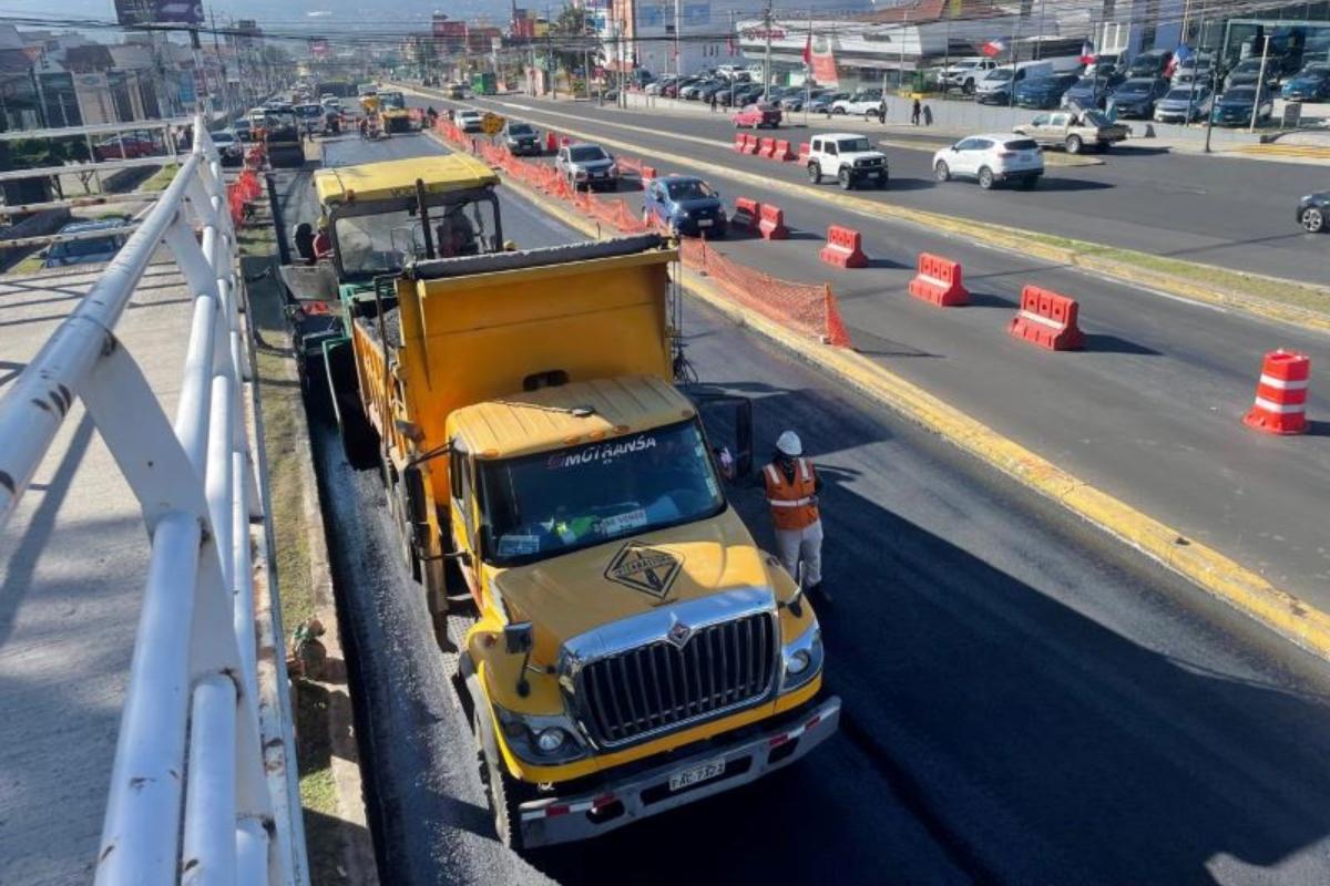 Cierres en la avenida Oswaldo Guayasamín este juev