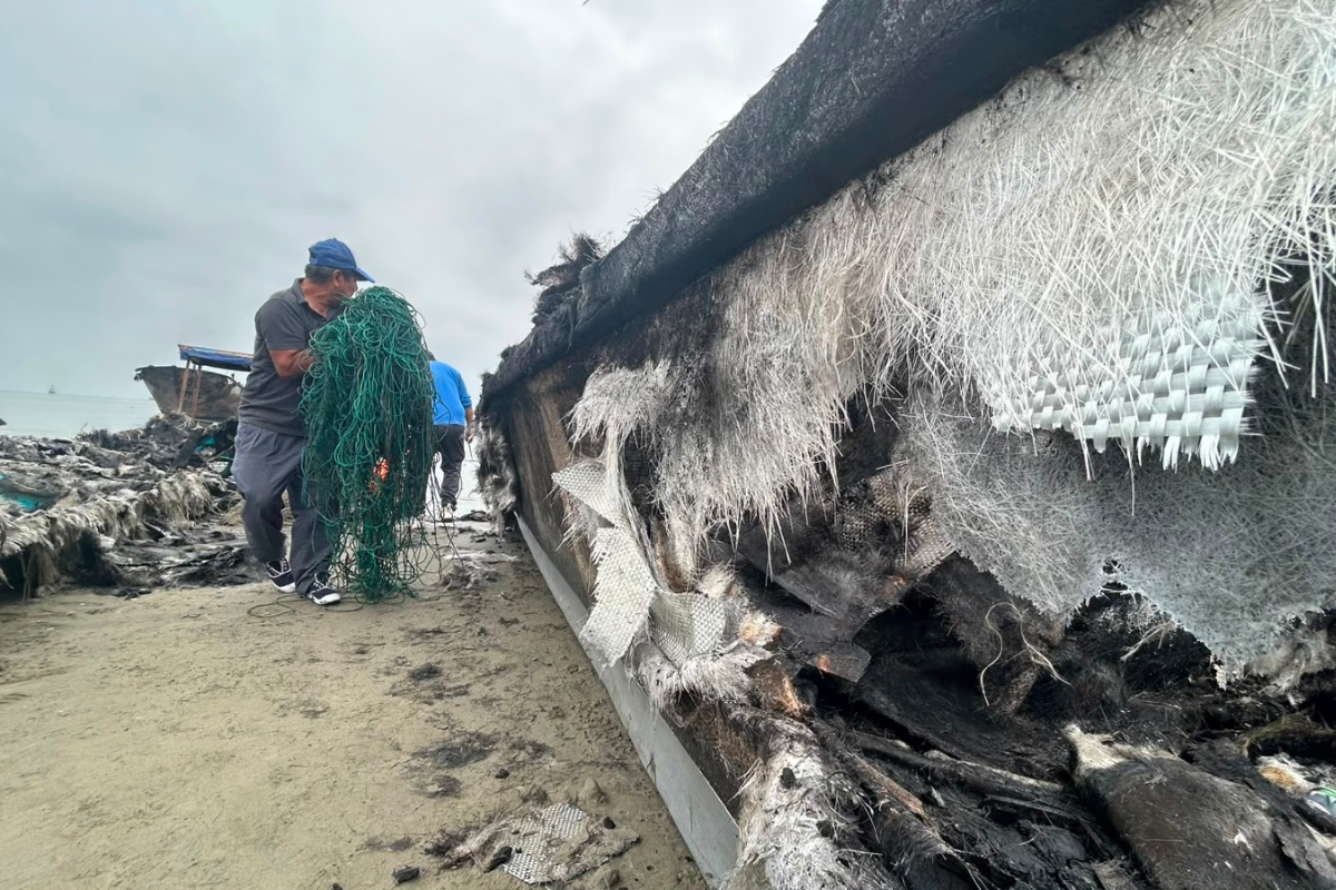 Incendio en el puerto de Manta deja pérdidas por m