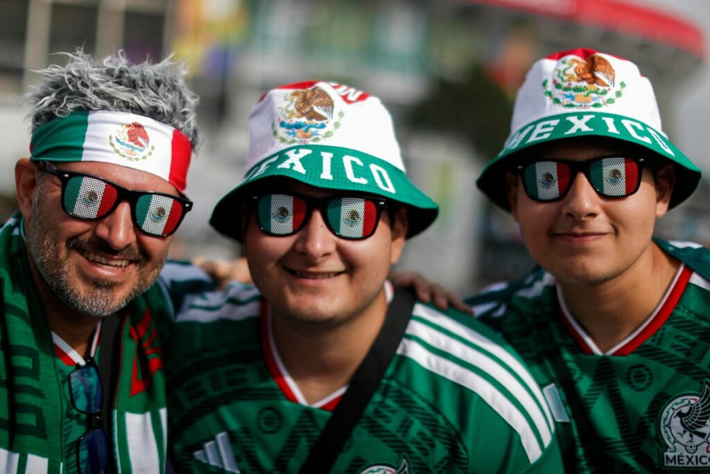 Aficionados animan la inauguración del Mundial 2026.