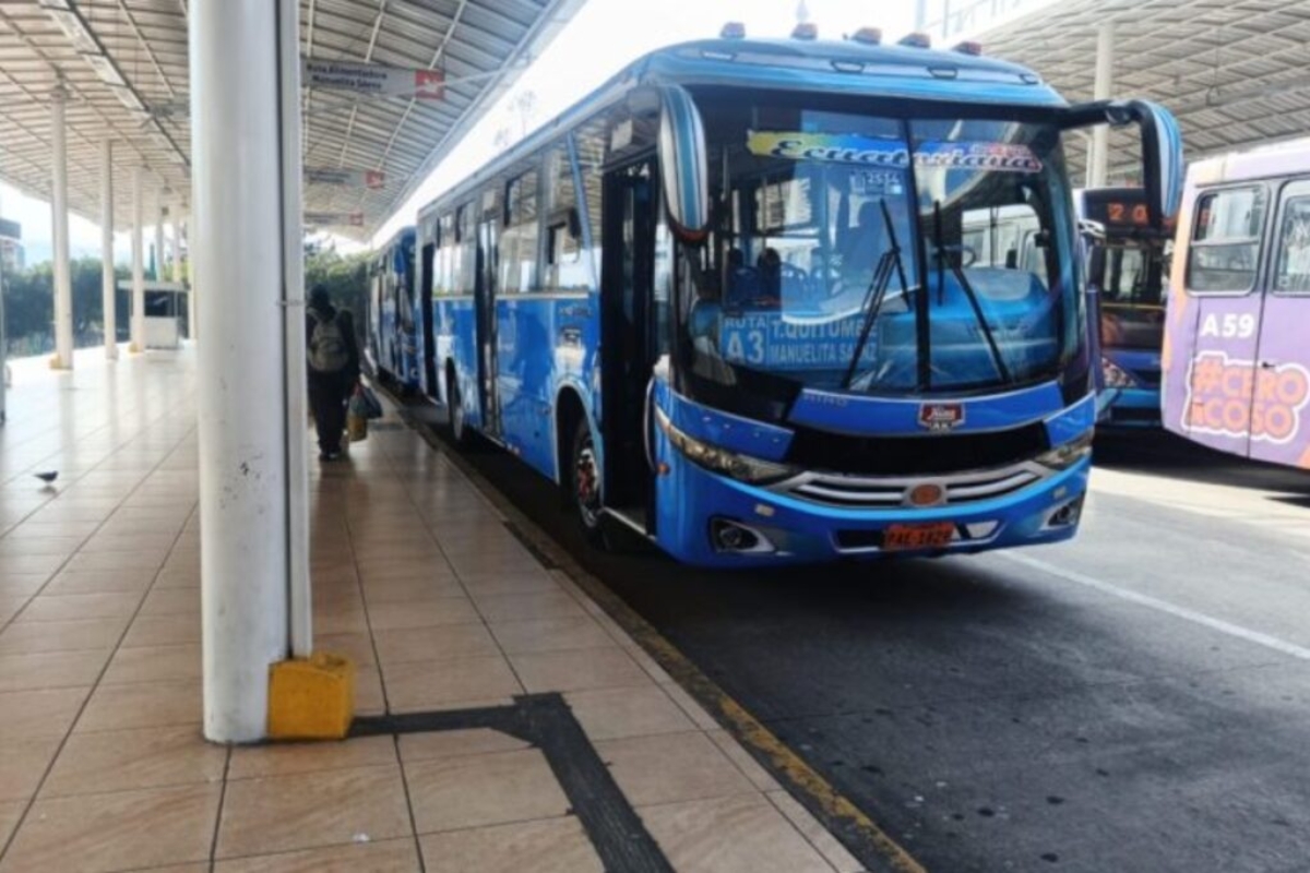 Desvíos y cierre de paradas en Quito por obras en la av. Galo Plaza Lasso
