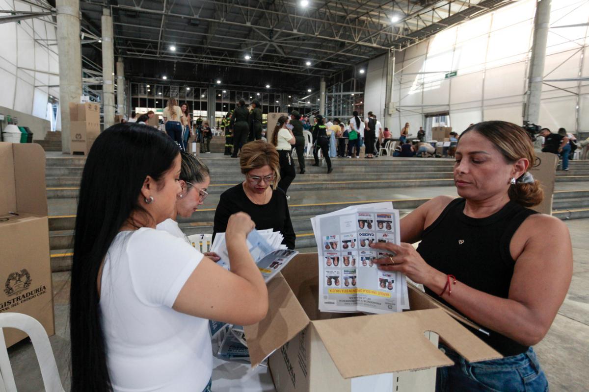 Escrutinio electoral en Colombia alcanza el 99,98% y valida los resultados del domingo