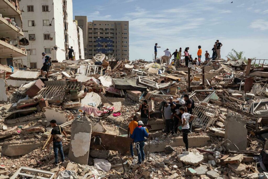 Dos terremotos devastaron Catia La Mar, en Venezuela.