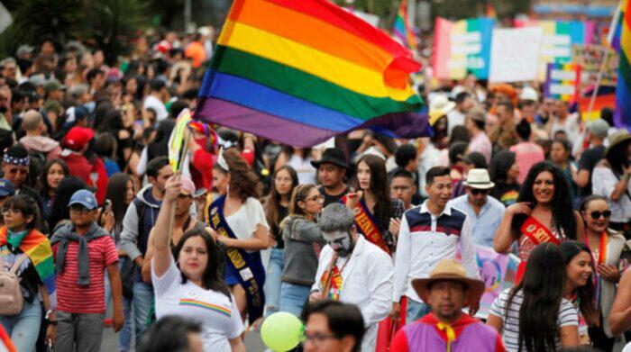 Desfile del orgullo en Quito genera cierres viales