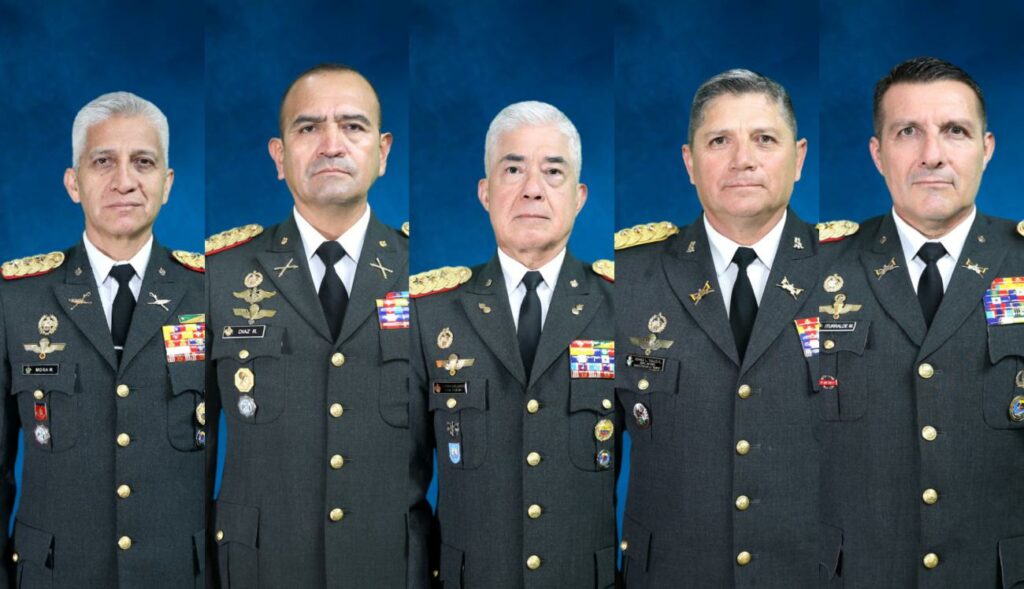 Cinco del Ejército ecuatoriano coroneles ascendieron a generales.