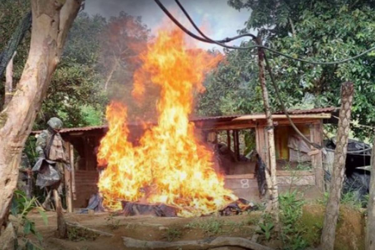Militares destruyen 21 campamentos de minería ilegal en Imbabura
