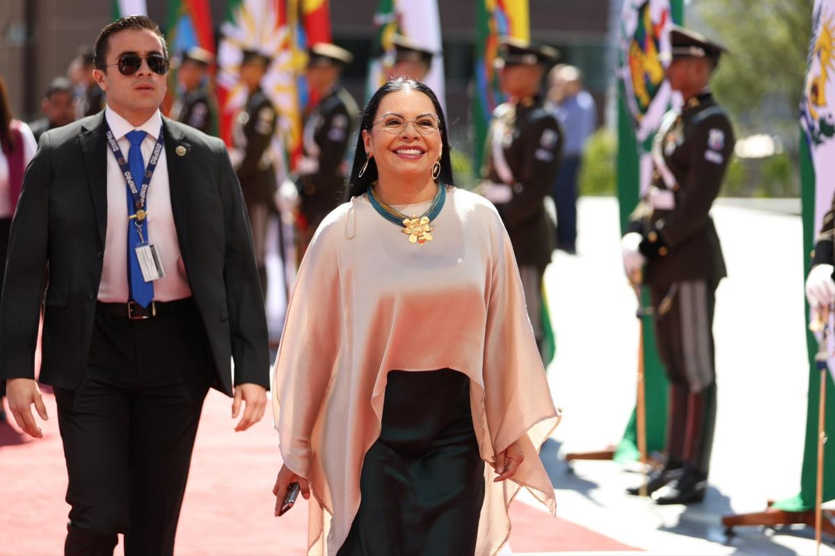 Diana Atamaint aclara si renunció o no al CNE