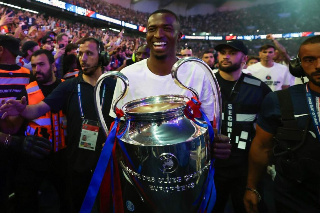 Willian Pacho Equals Ecuadorian Record for Most Titles After Super Cup Win