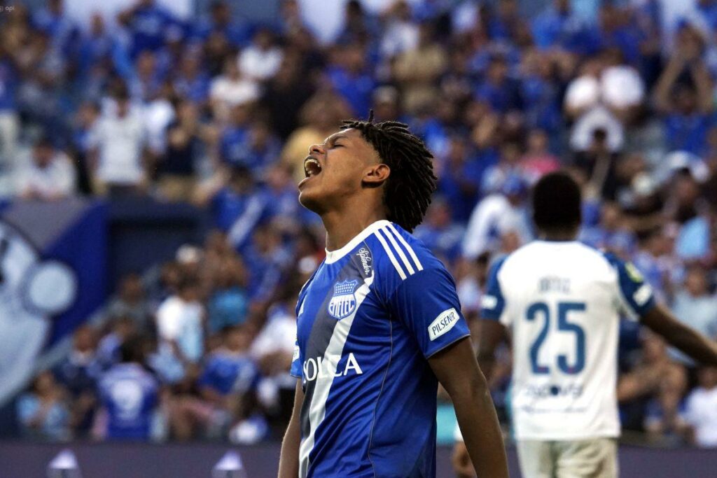 Luis Fragozo debutó con la camiseta de Emelec durante la temporada 2025.