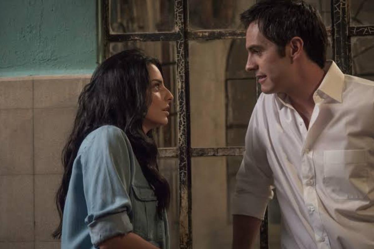 Aislinn Derbez, y Mauricio Ochmann.