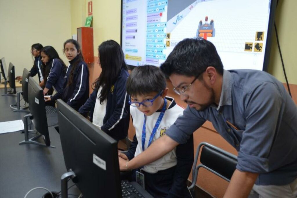 Alcaldía de Quito habilita cupos unidades educativas municipales