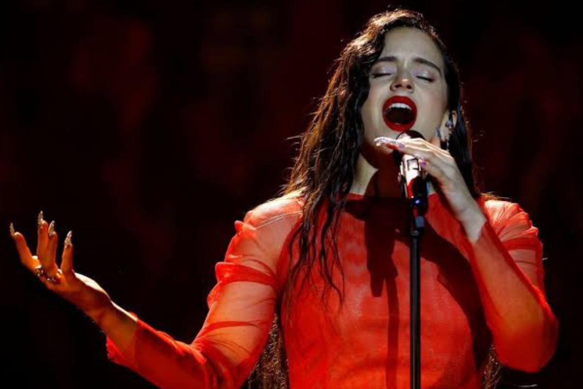 Rosalía es una famosa cantante, compositora y productora española.