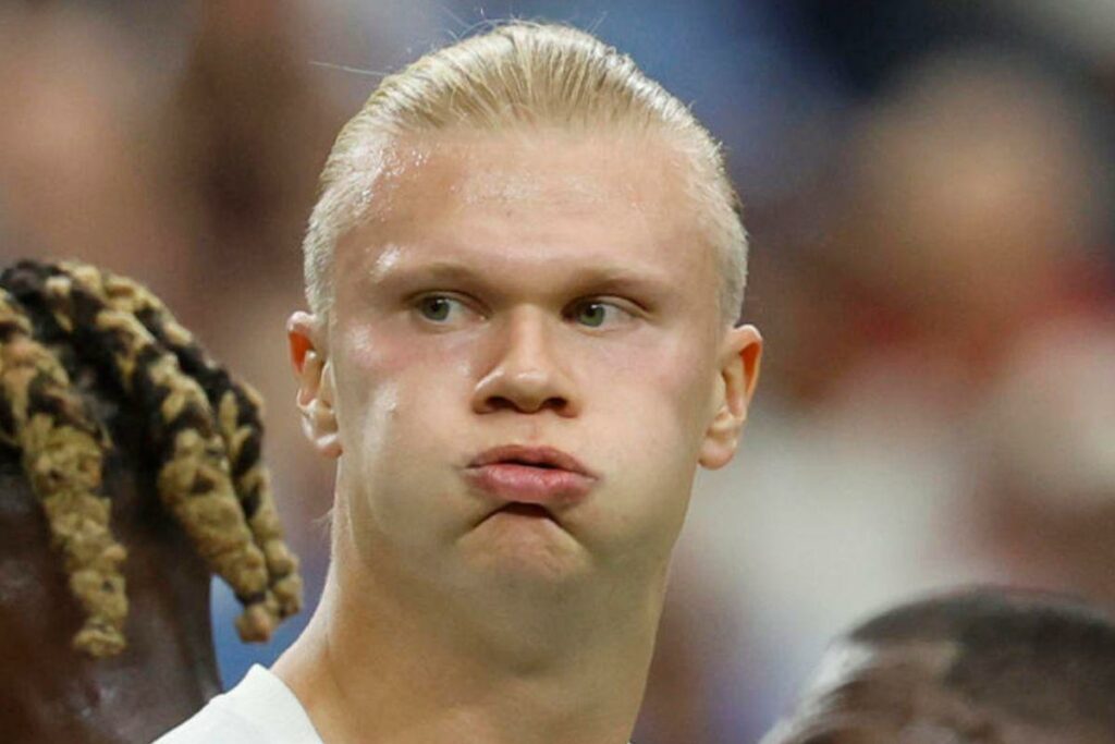 El delantero Erling Haaland con el uniforme de la selección de Noruega durante un partido oficial de la Copa del Mundo 2026.