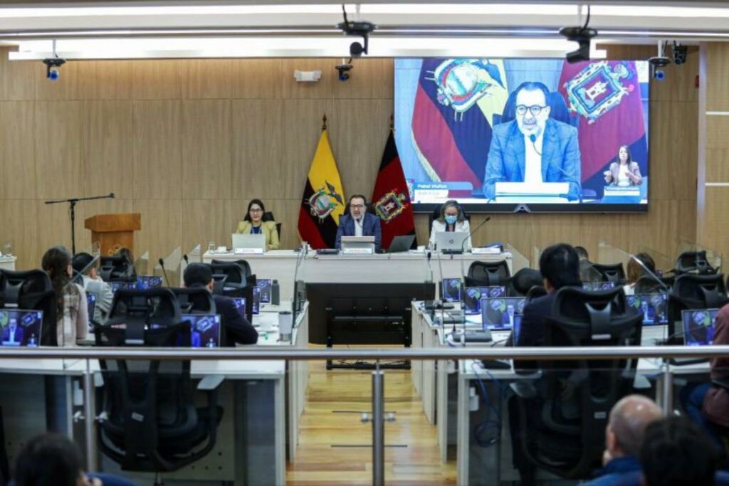 Concejo Metropolitano rechaza proscripción de partidos políticos