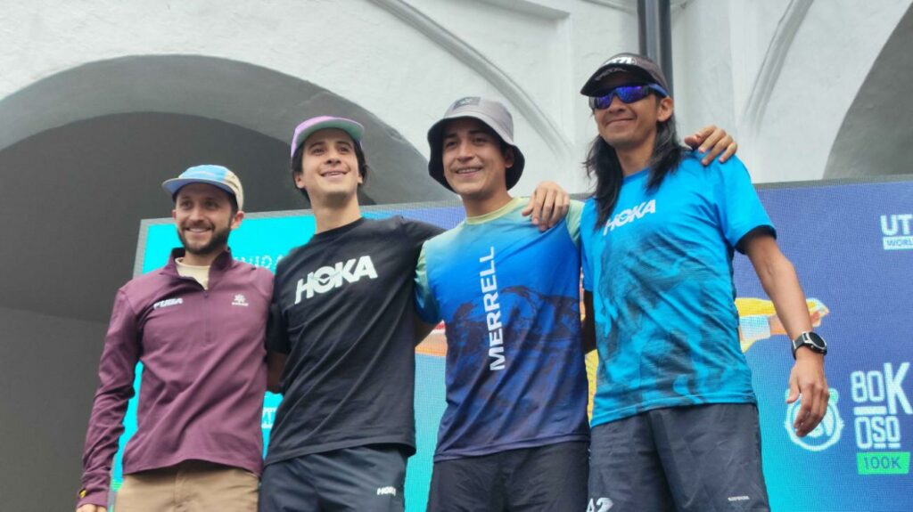 Competidores de élite del Quito Trail by UTMB en la presenteación de la competencia.