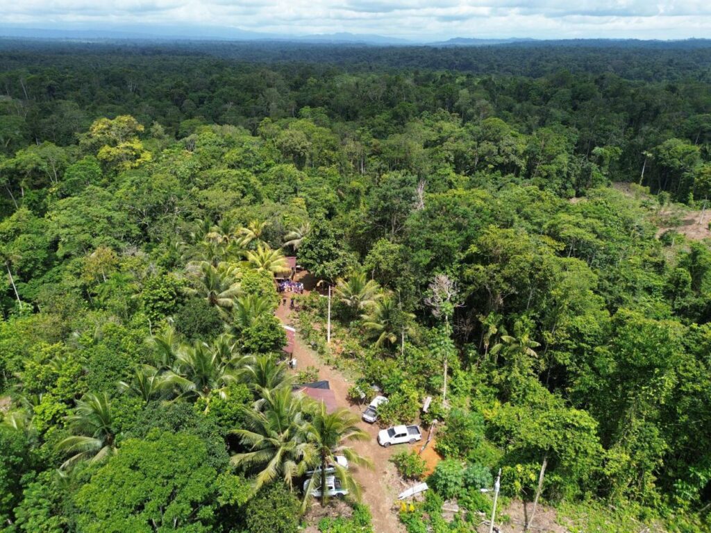 Comunidad Awá Esmeraldas accede servicio eléctrico primera vez