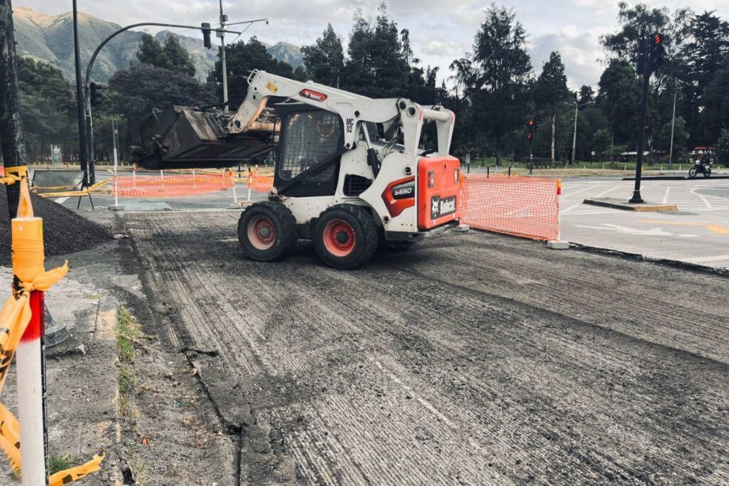 La Epmmop interviene la calle Tarqui.