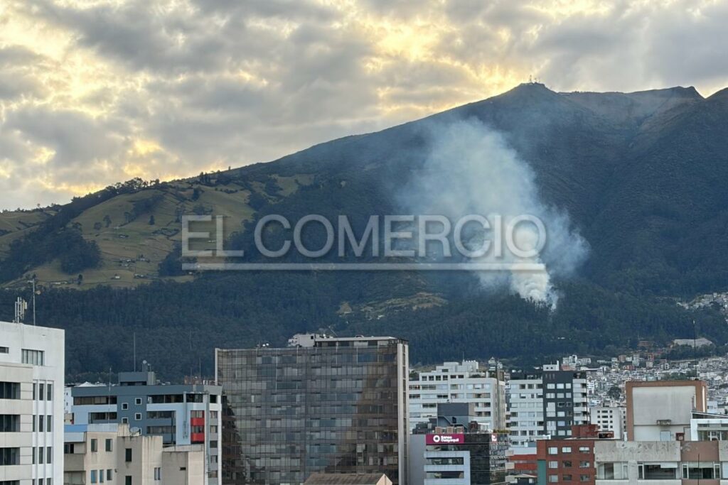 Incendio forestal en Quito