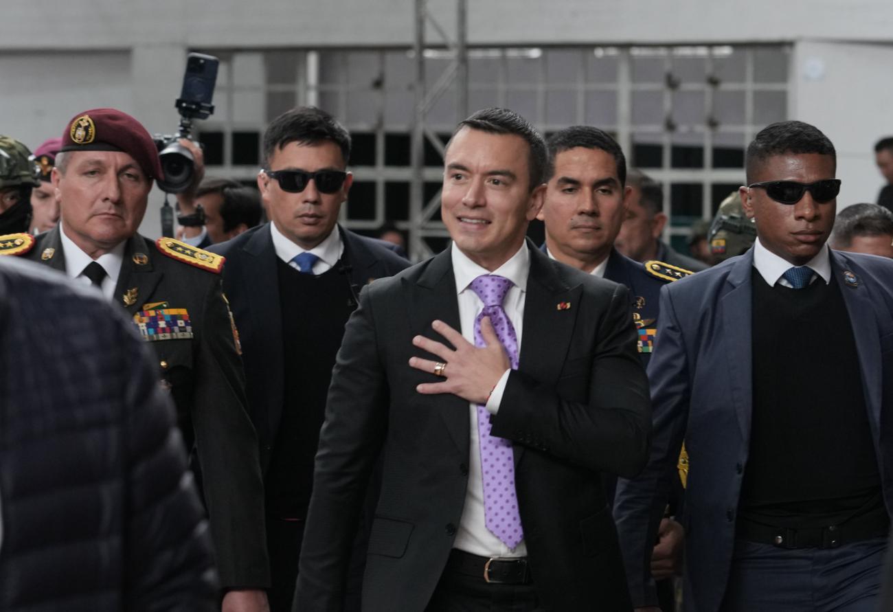 Daniel Noboa reglamenta rebaja del Impuesto a la Renta para donaciones de vivienda social