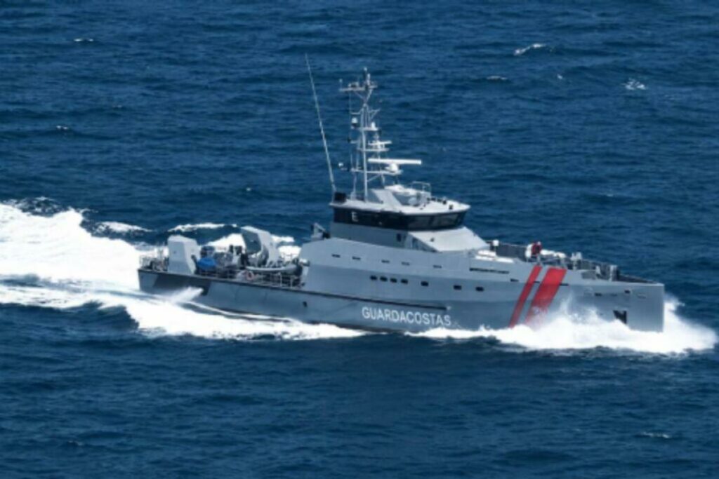 Armada decomisa 37 bultos de supuesta droga en altamar