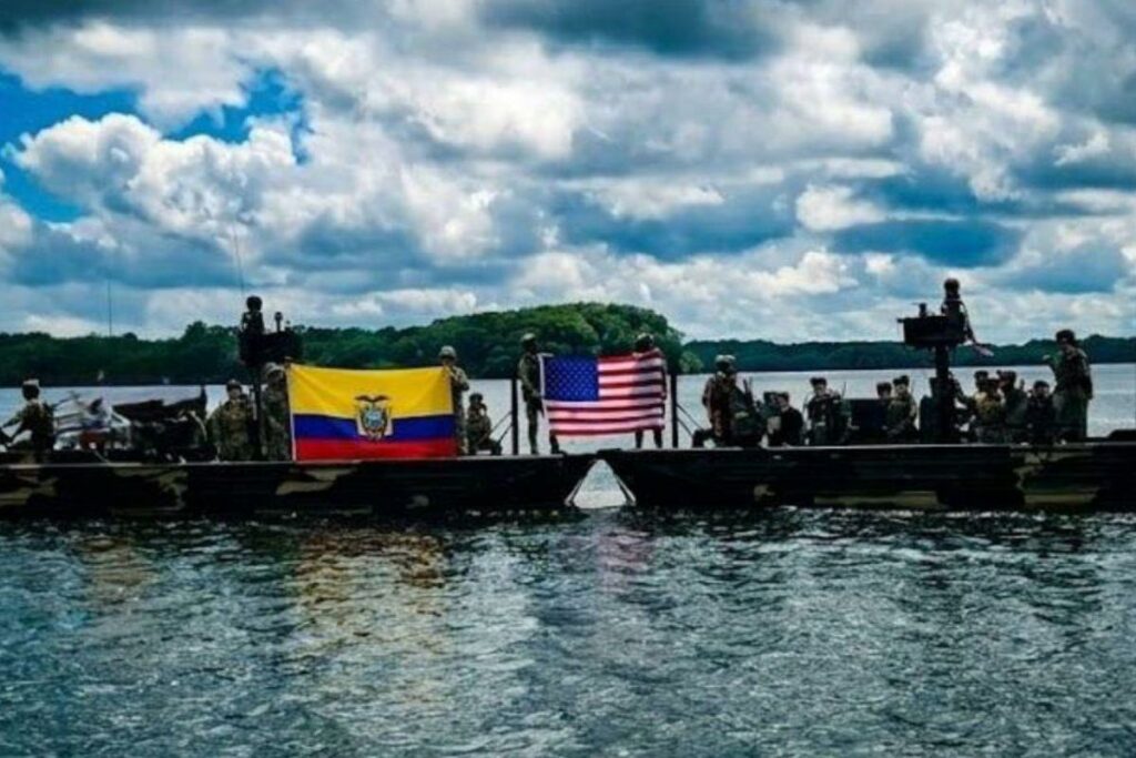 El Comando Sur de EE.UU. estuvo en Esmeraldas junto con la Armada de Ecuador.