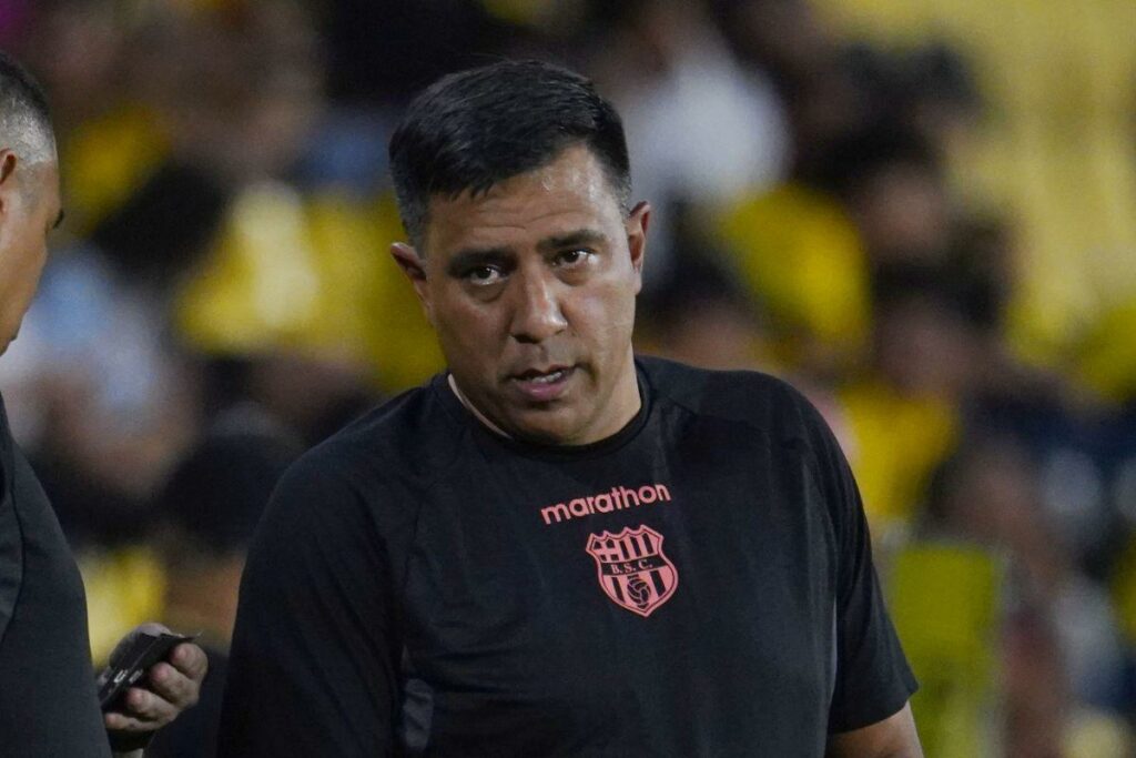 César Farías tiene el 45% de rendimiento como entrenador de Barcelona SC.
