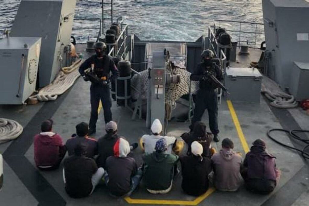 La Armada detuvo a 15 presuntos implicados en delitos con hidrocarburos.