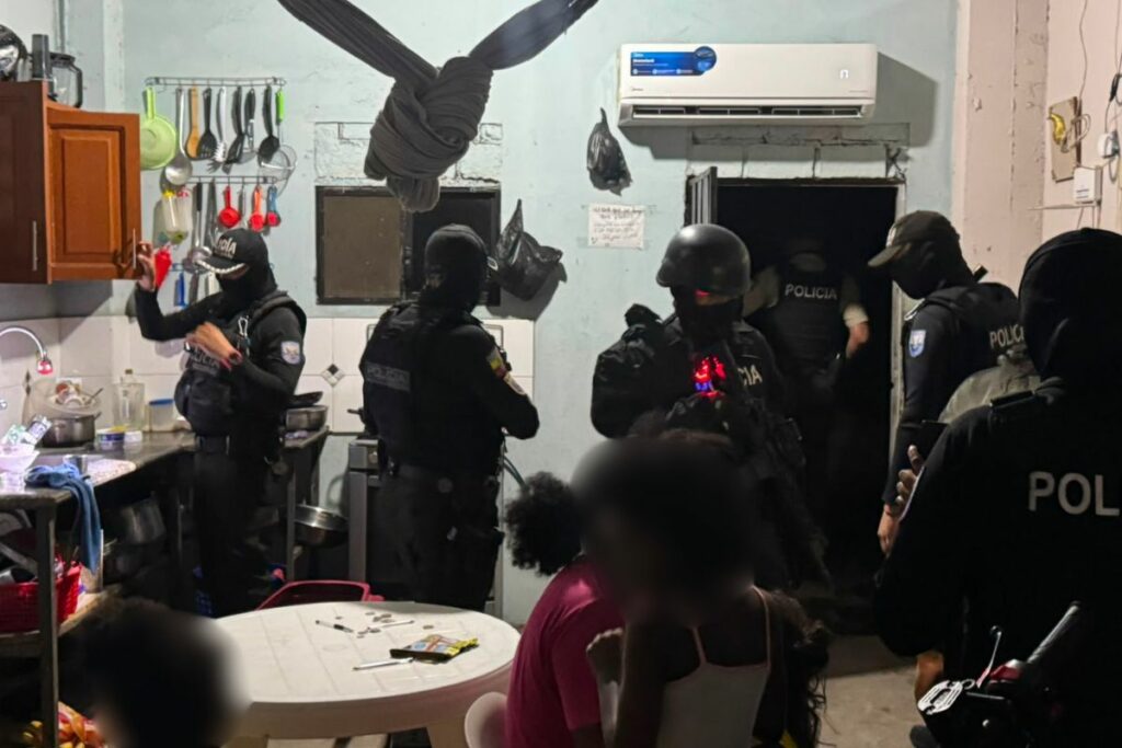 La Policía realizó allanamientos en Guayas.