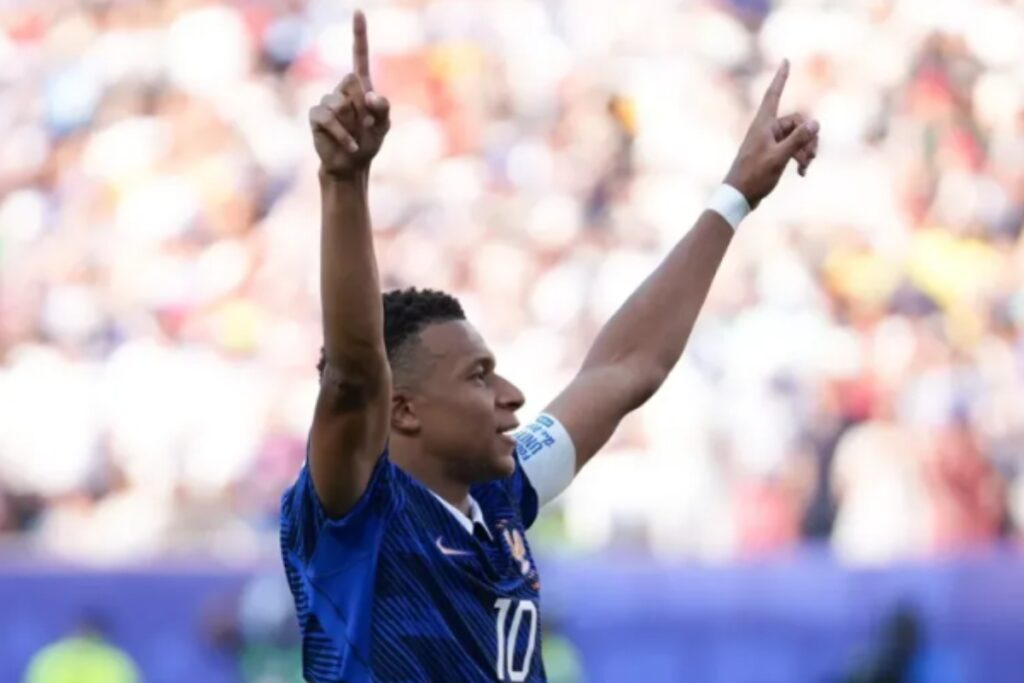 Kylian Mbappé celebra un gol este sábado, en un partido por los octavos de final del Mundial de la FIFA 2026 entre Paraguay y Francia, en el estadio de Filadelfia (EE.UU.). Foto: EFE