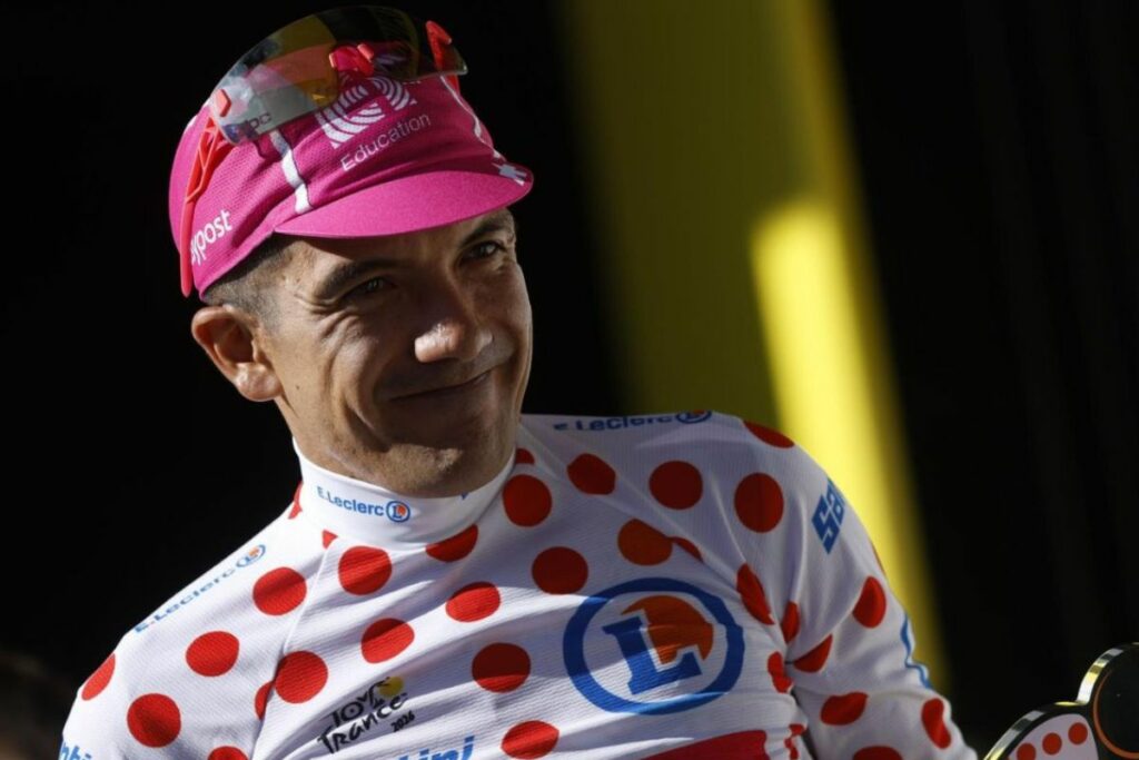 Richard Carapaz brilló en el Tour de Francia al ganar dos etapas, el maillot de Rey de la Montaña y el premio al ciclista más combativo.