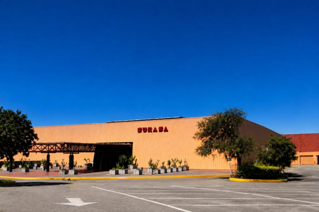 Sukasa celebra 40 años de atención al público. En el Centro Comercial El Bosque está uno de sus locales principales.