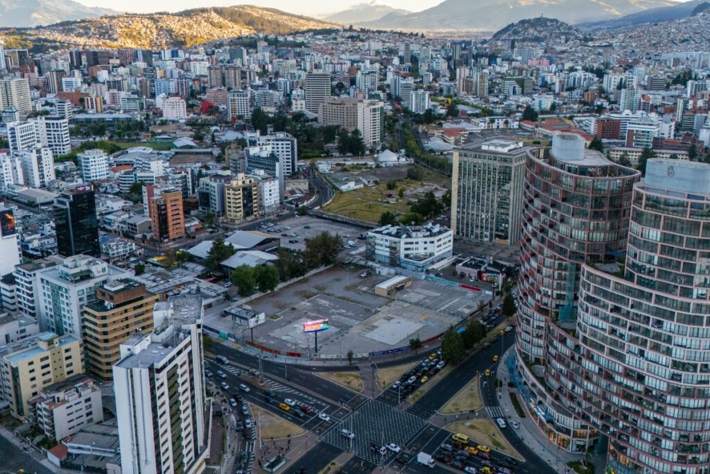 Vista aérea de los terrenos que conforman la UAU La Pradera y en donde se construirá el Museo Nacional del Ecuador: Foto: Julio Estrella