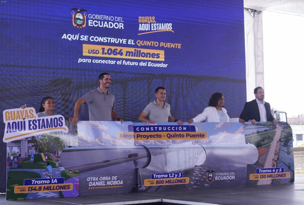 Este 23 de julio el presidente Daniel Noboa colocó la primera piedra para dar inicio a la construcción del primer tramo del Quinto Puente.