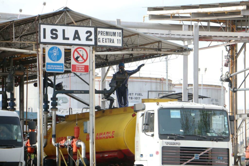 La gasolina y el diésel seguirán sujetos al sistema de bandas en Ecuador