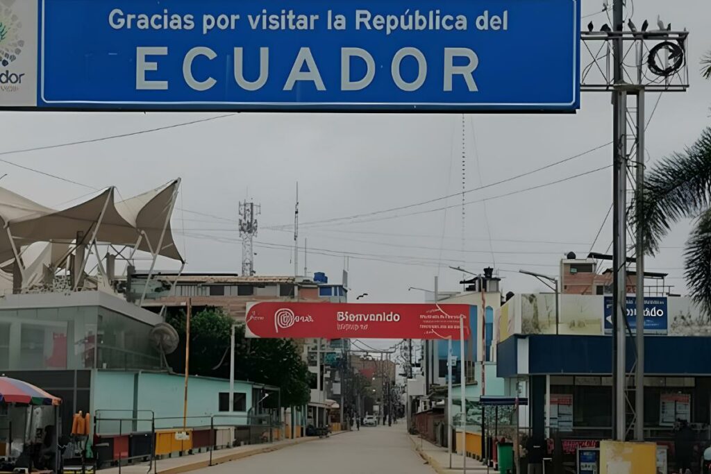 Daniel Noboa ordena la reapertura de la fronteracon Perú en Loja