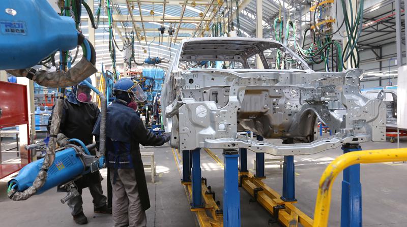 El acuerdo entre Ecuador y Argentina permitirá el intercambio de hasta 3 000 vehículos al año con un arancel preferencial del 10%