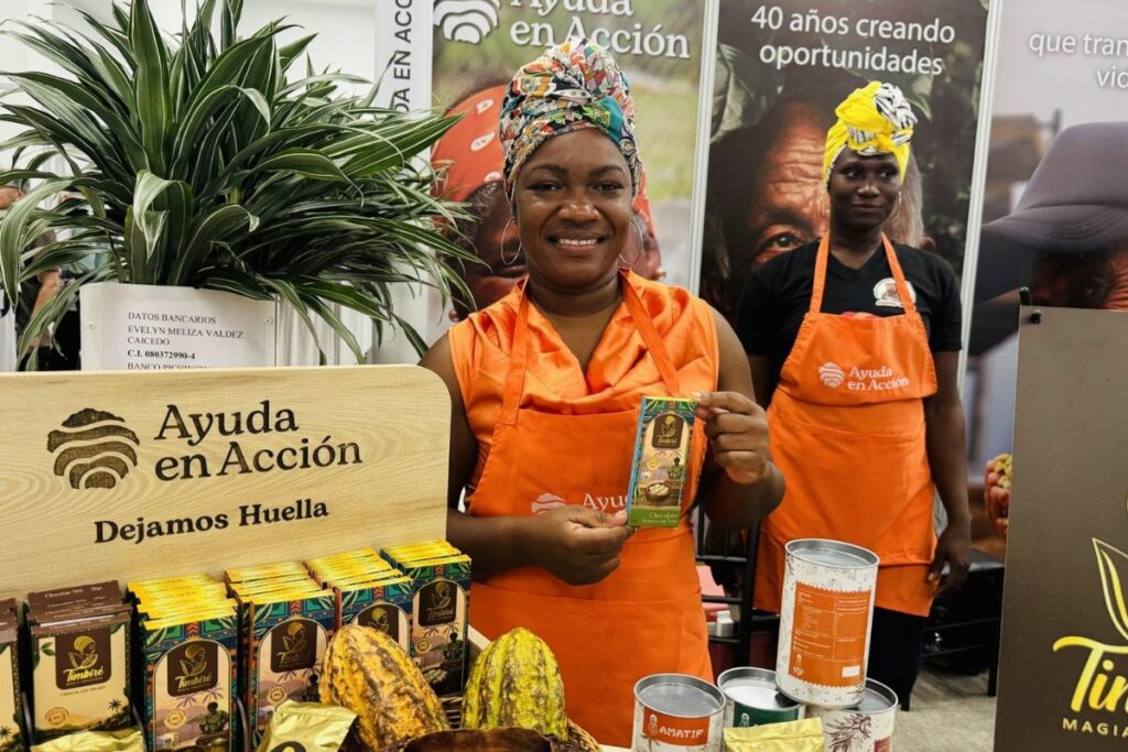 Las mujeres de Timbiré (Esmeraldas) producen barras de chocolate con cacao fino de aroma orgánico.