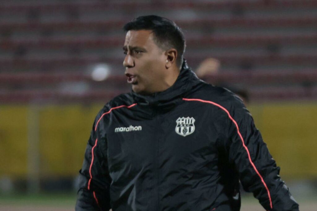 César Farías tiene un rendimiento del 47% en lo que va de la temporada.
