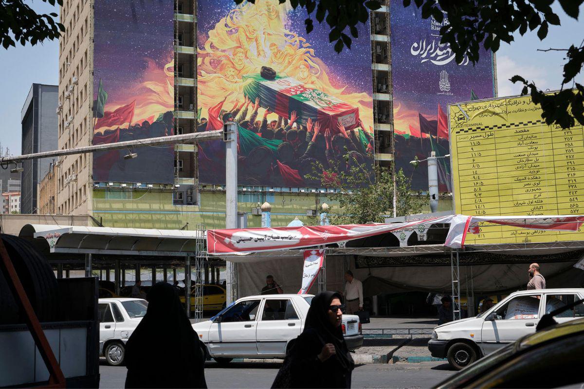 Irán comienza los mayores funerales de su historia para despedir a Alí Jameneí